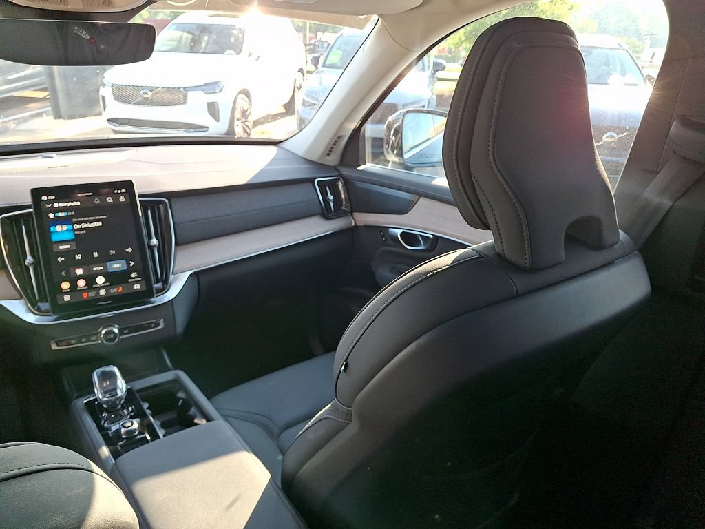 Certified 2026 Volvo XC90 B6 Plus AWD/4WD image 3