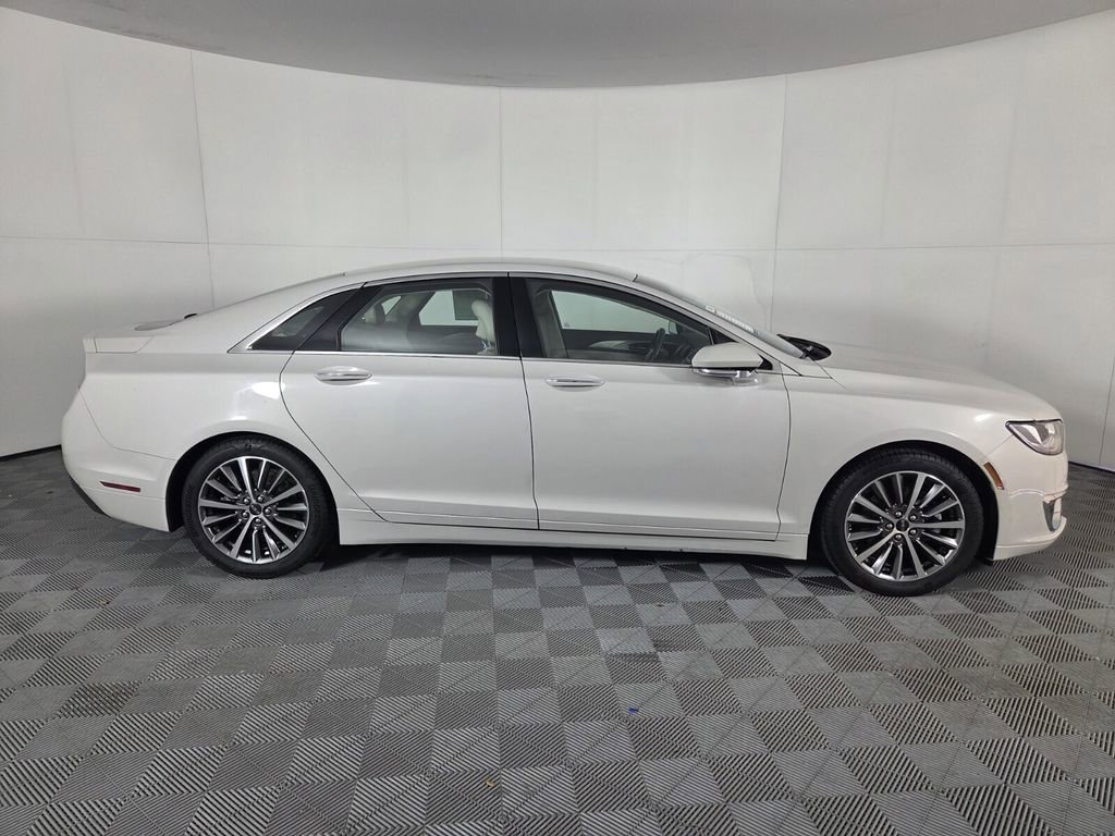 Used 2019 Lincoln MKZ Premiere image 5