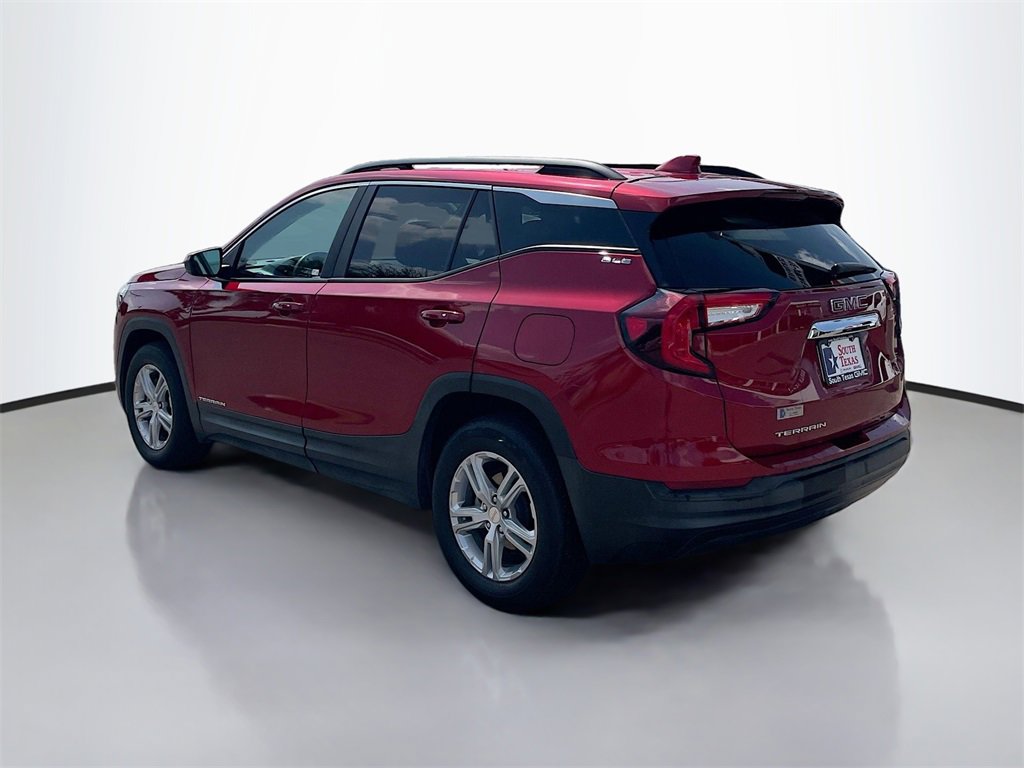 Used 2022 GMC Terrain SLE w/ Driver Convenience Package image 5