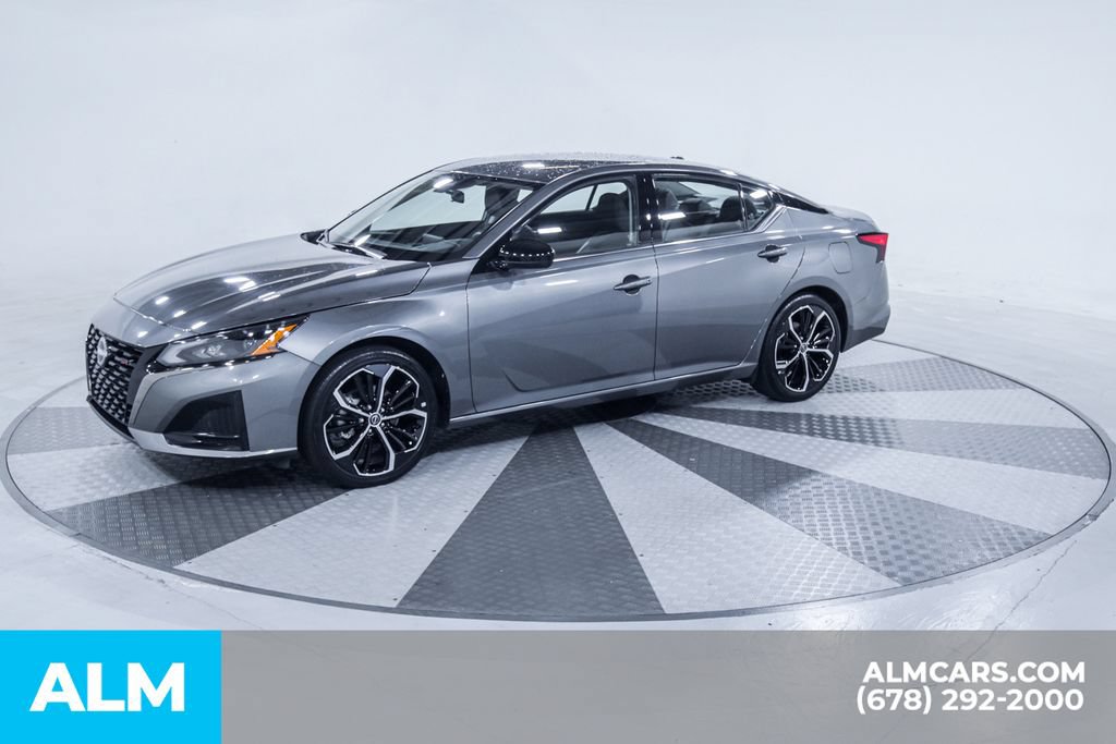 Used 2025 Nissan Altima 2.5 SR FWD image 8