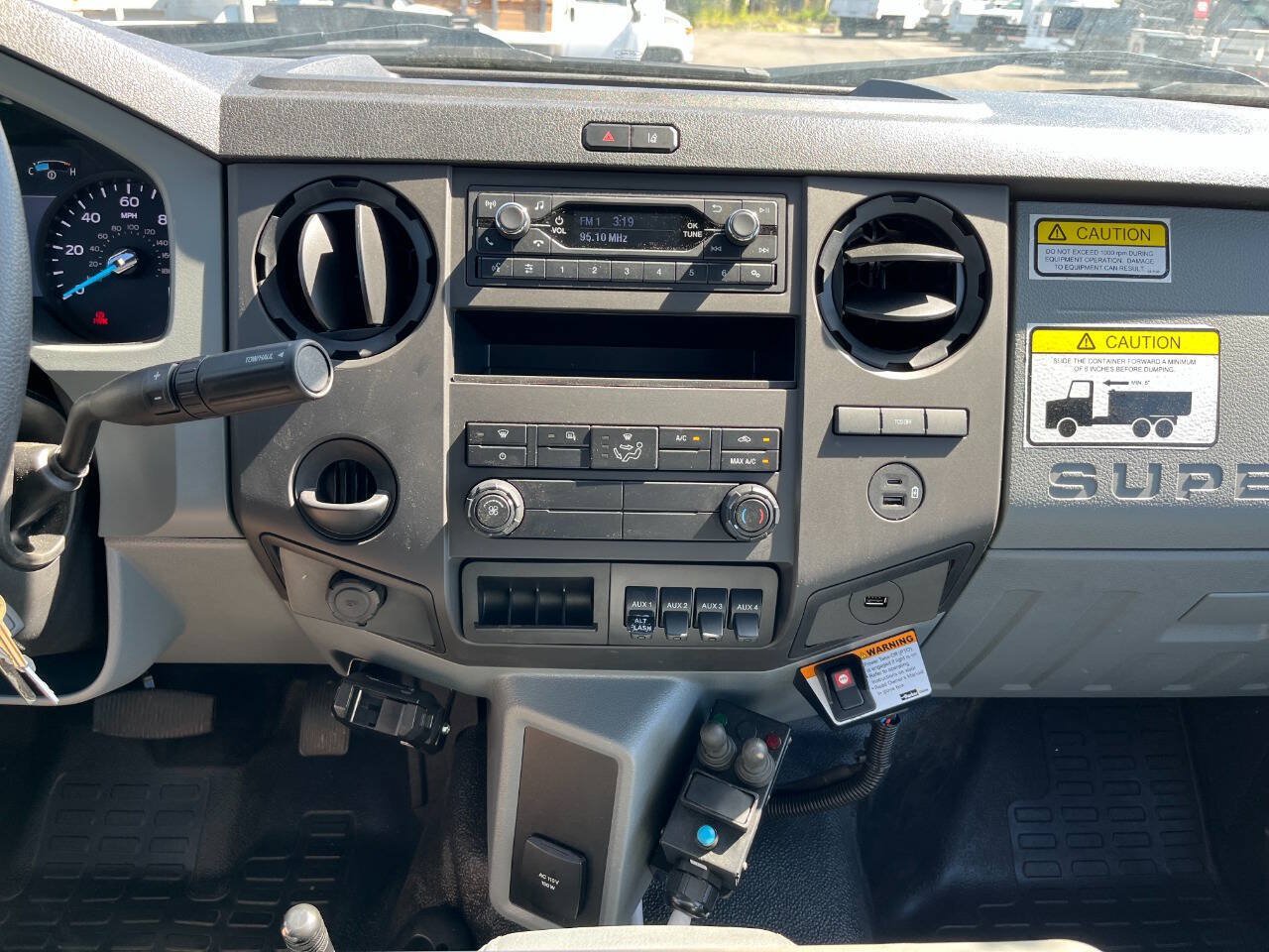 Used 2023 Ford F750 2WD Crew Cab Super Duty image 12