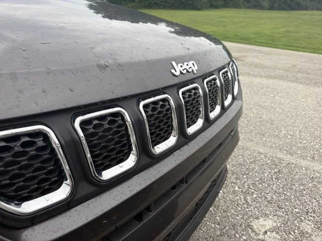 Used 2024 Jeep Compass Latitude AWD/4WD image 9