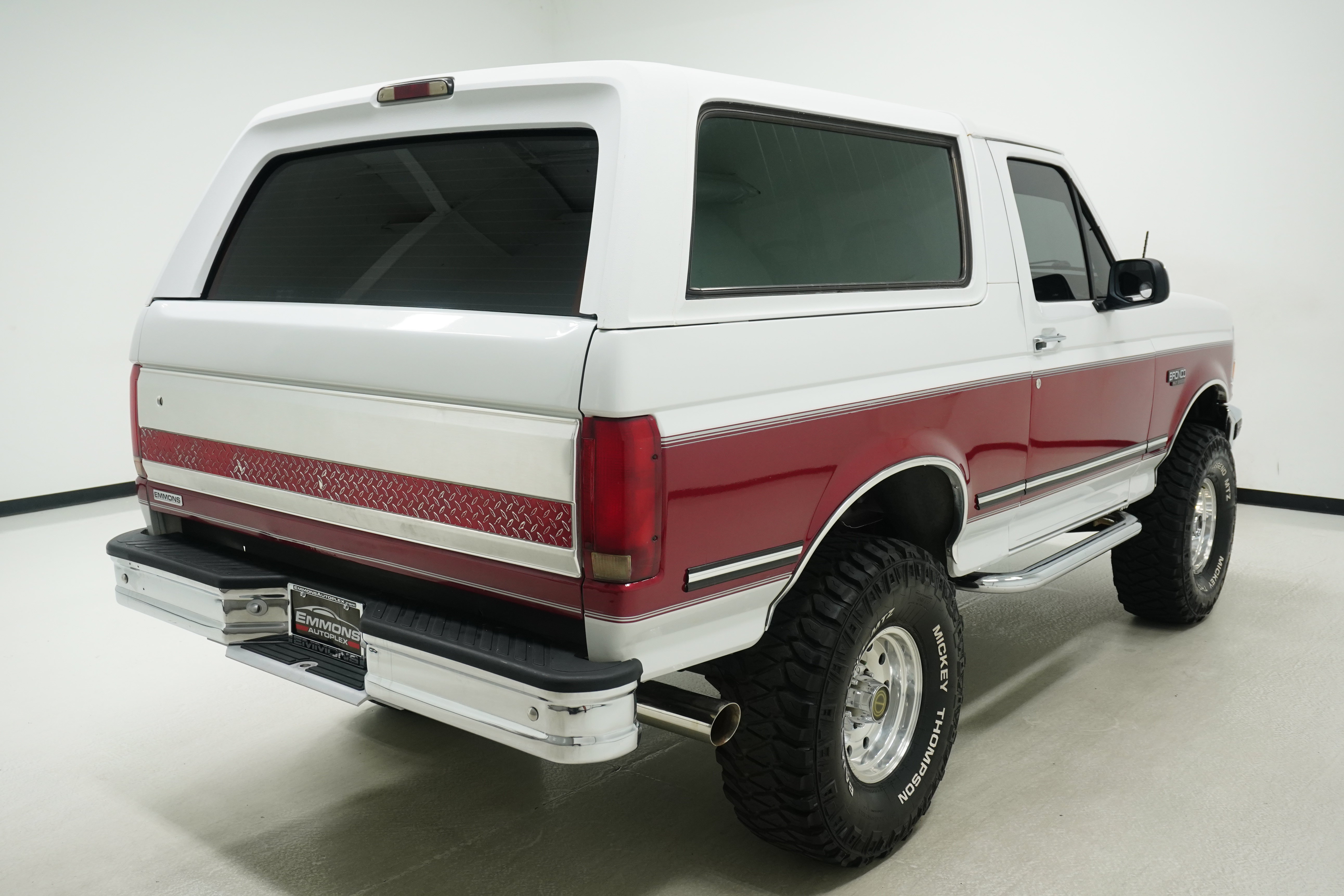 Used 1995 Ford Bronco XLT AWD/4WD image 4