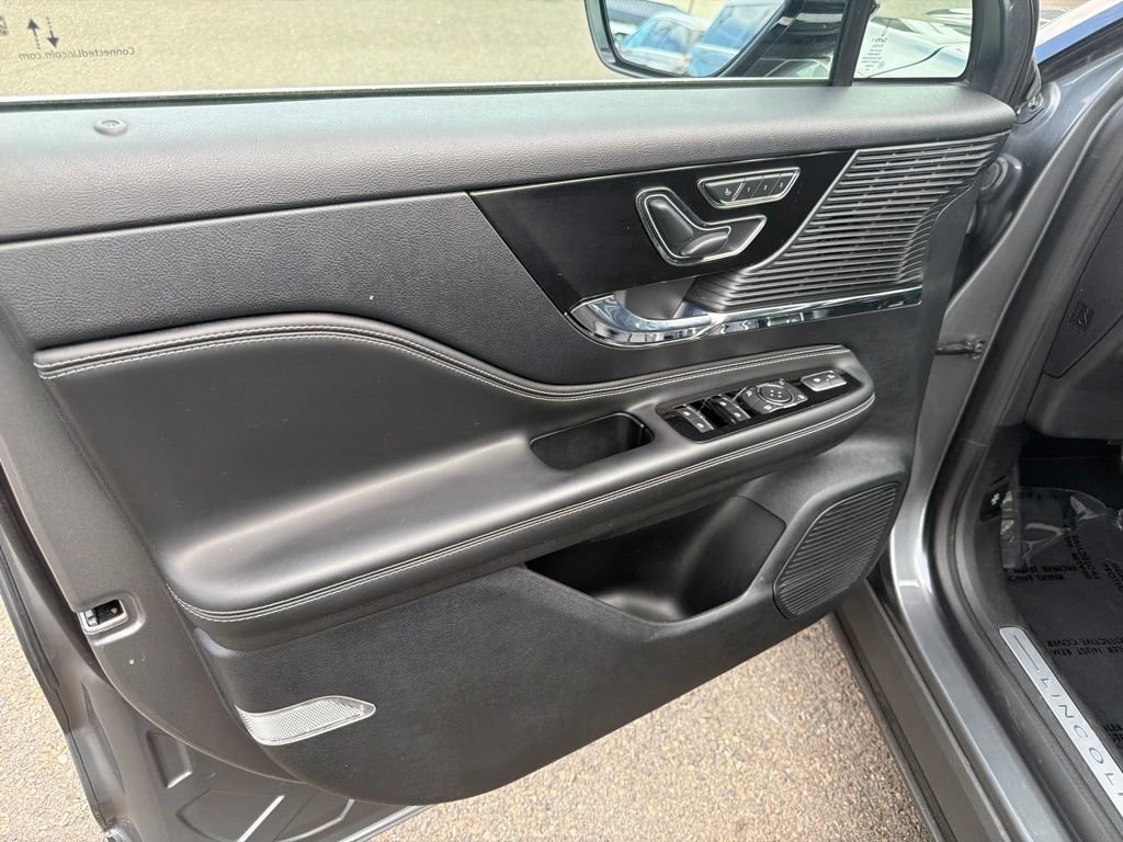 Used 2021 Lincoln Corsair AWD w/ Equipment Group 101A image 11