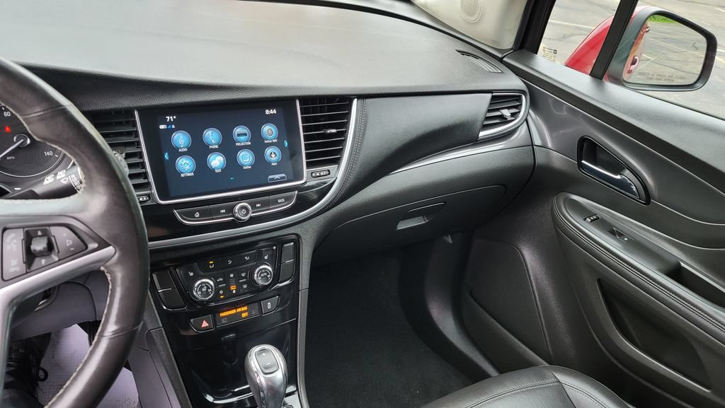 Used 2019 Buick Encore Essence w/ LPO, Road Trip Package FWD image 21