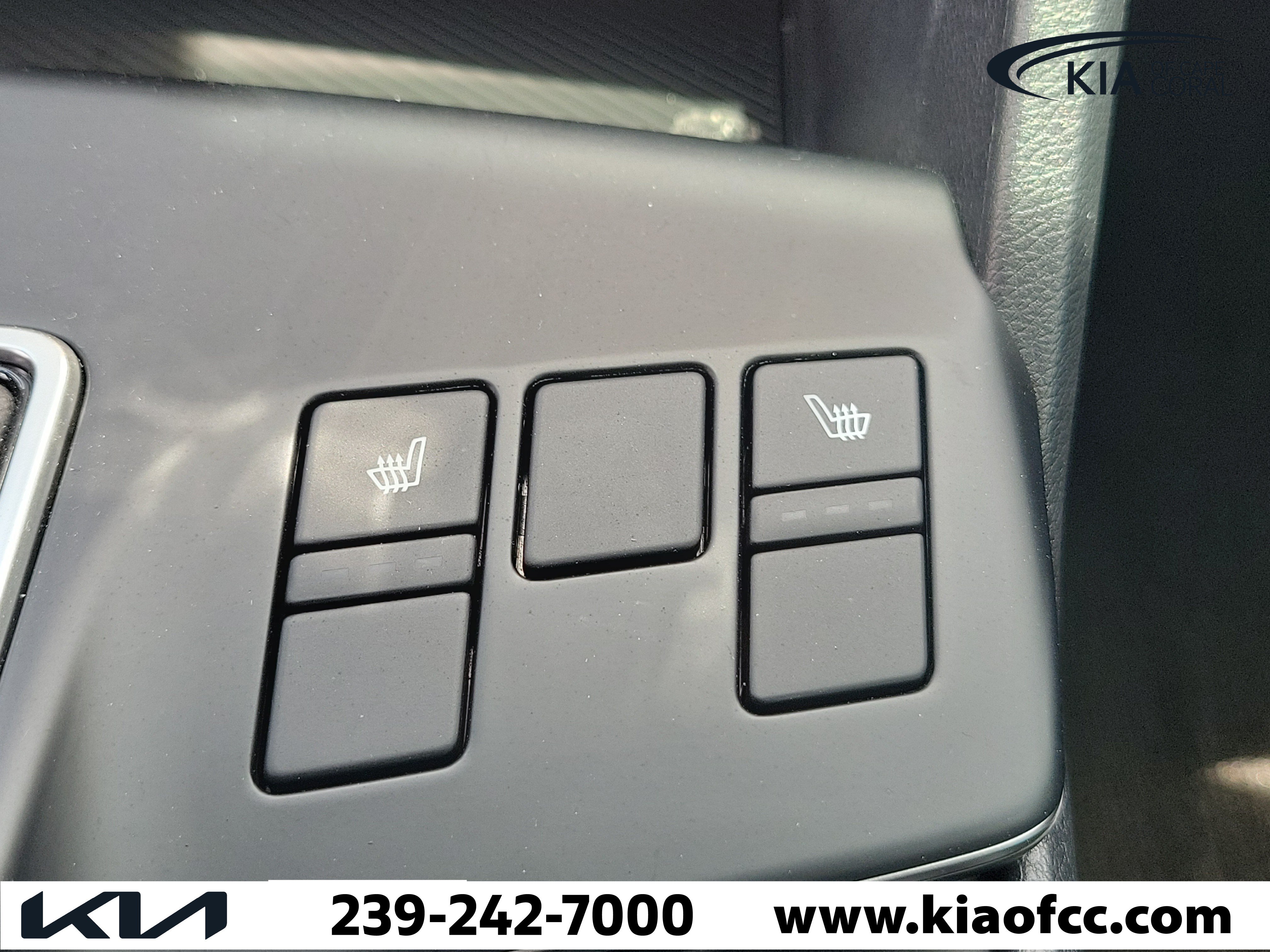 Used 2025 Kia Sportage LX AWD/4WD image 28