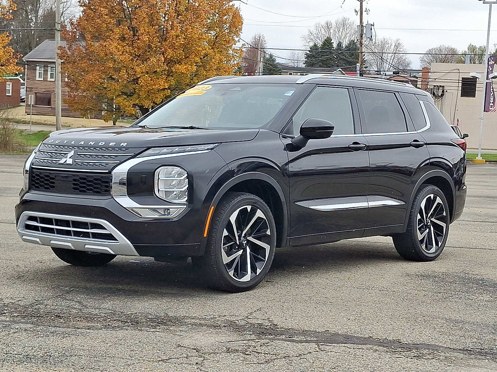 Used 2023 Mitsubishi Outlander SEL image 3