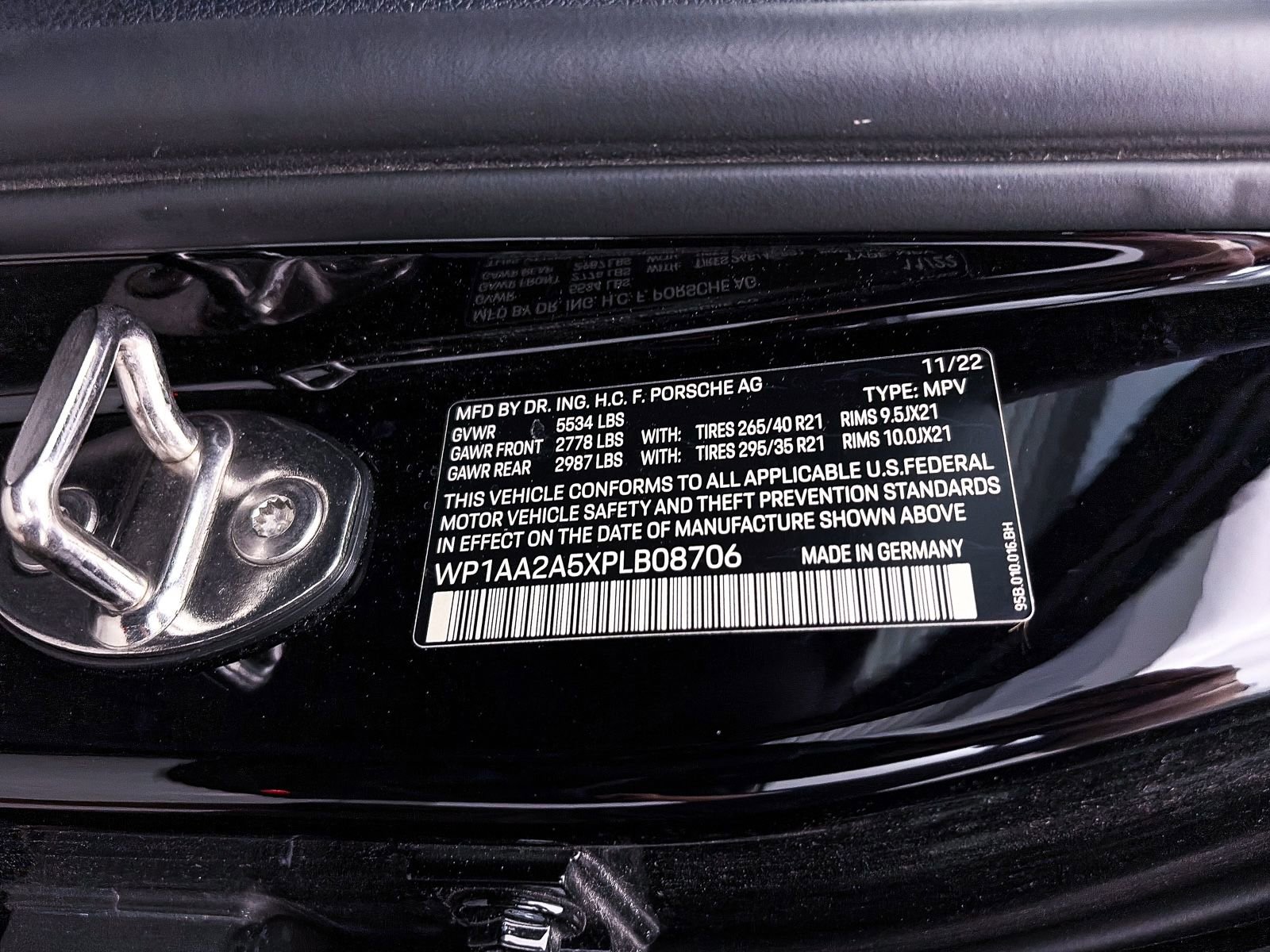 Used 2023 Porsche Macan Turbo image 42