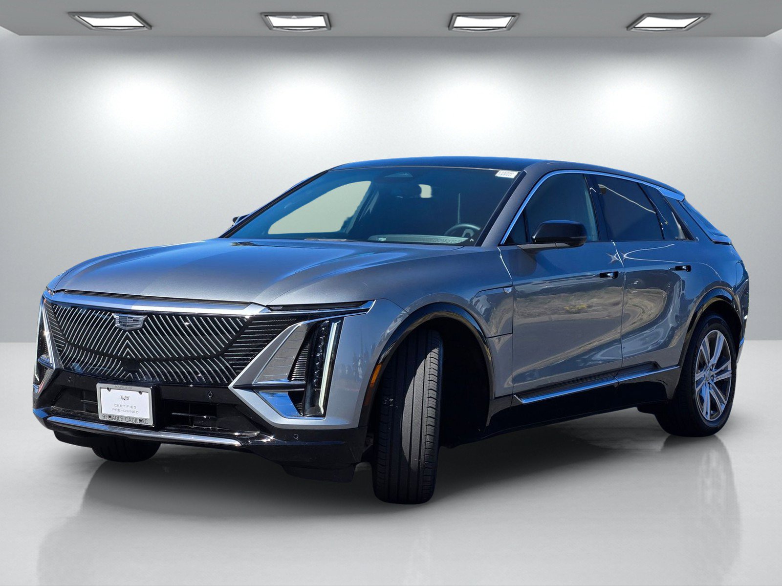 Certified 2024 Cadillac Lyriq Tech AWD/4WD image 8
