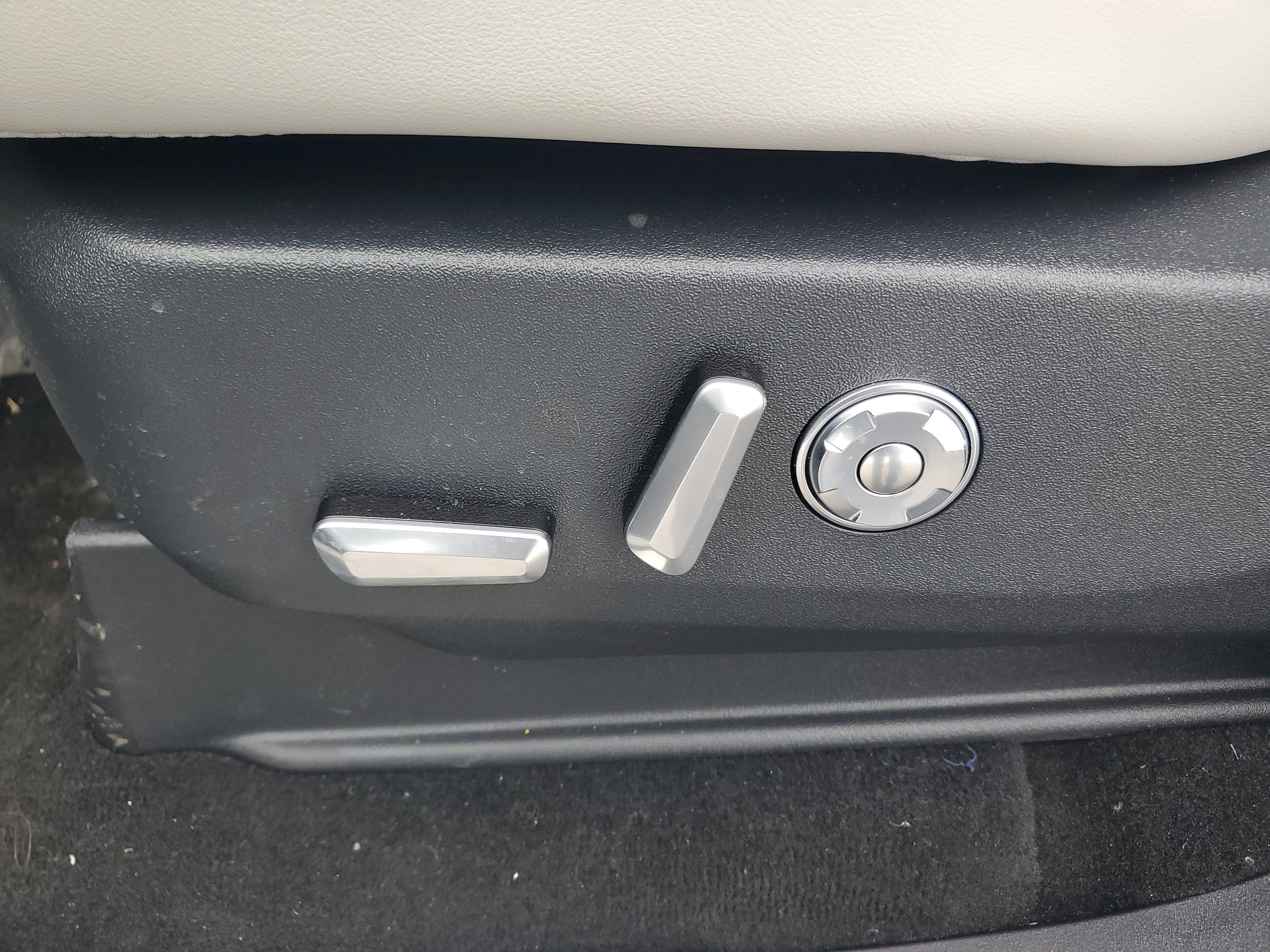 New 2026 Lincoln Navigator Reserve w/ Jet Appearance Package image 13