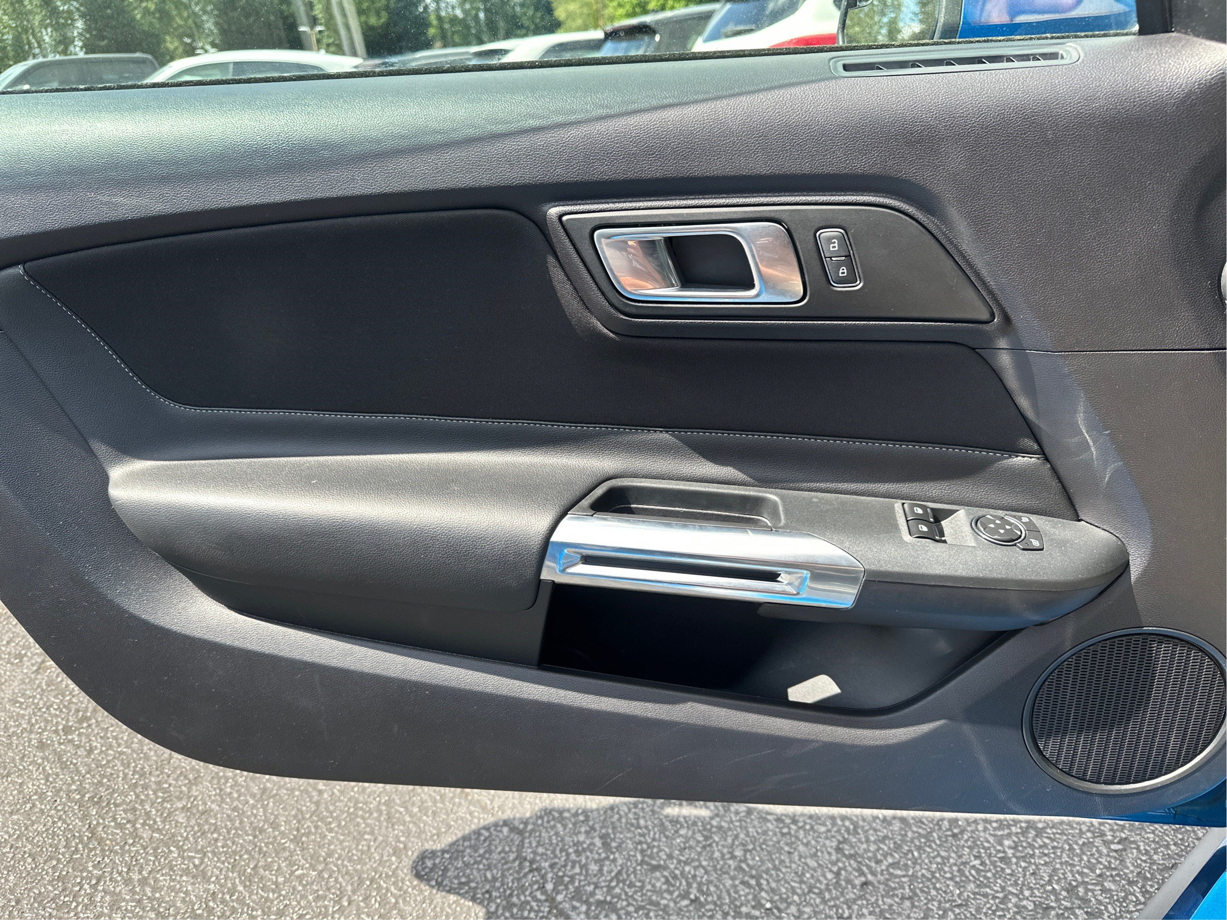 Used 2019 Ford Mustang Coupe RWD image 19