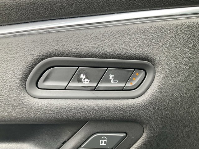 Used 2022 Cadillac Escalade Luxury image 36