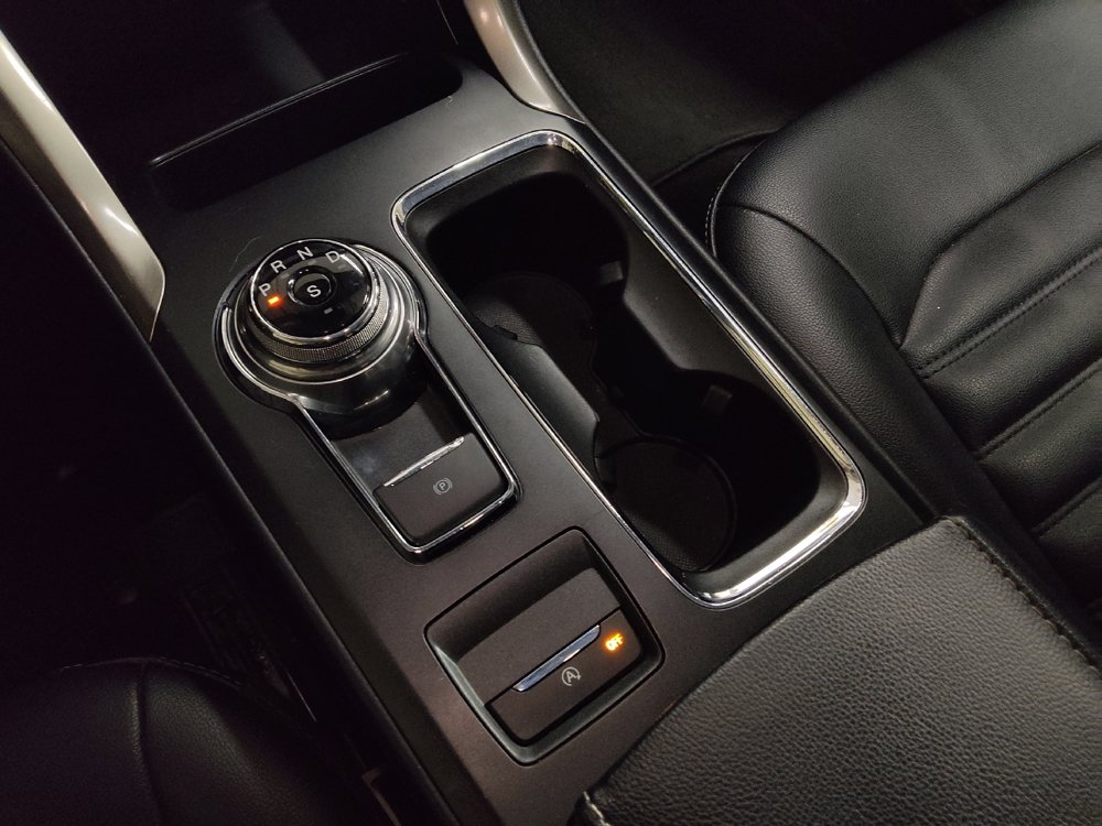 Used 2019 Ford Fusion SEL FWD image 26