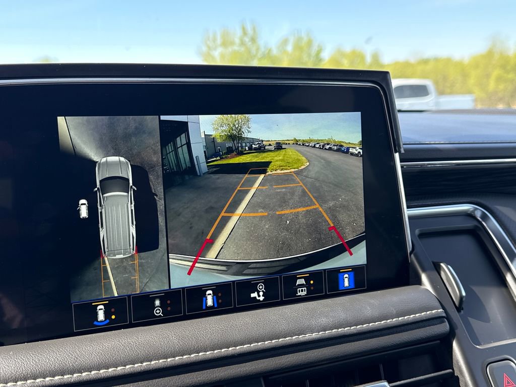 Certified 2023 GMC Yukon SLT w/ SLT Premium Package AWD/4WD image 19