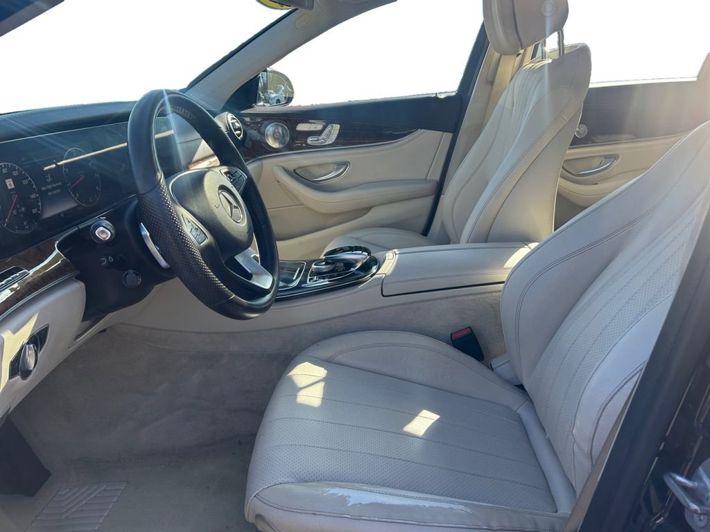 Used 2017 Mercedes-Benz E 300 4MATIC image 9
