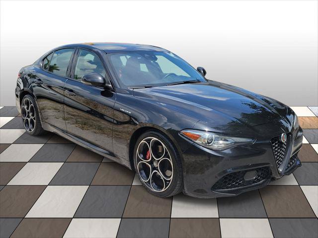 Used 2023 Alfa Romeo Giulia Veloce RWD image 3