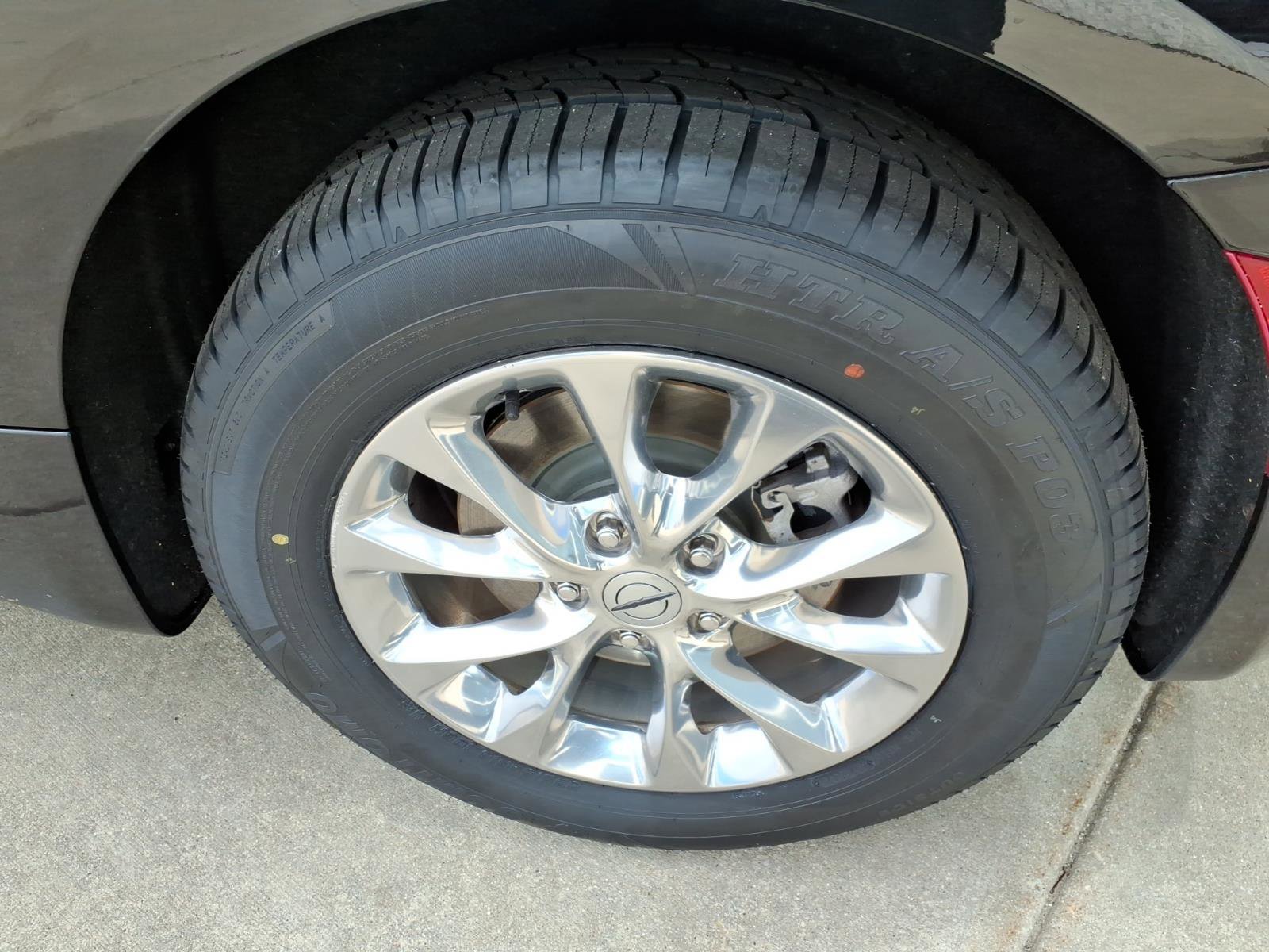 Used 2021 Chrysler Pacifica Touring-L image 12