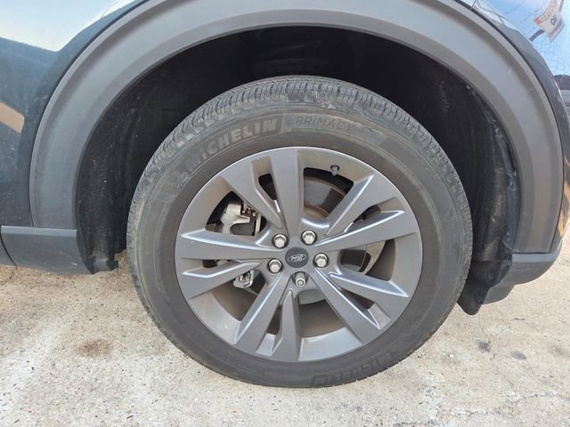 Used 2023 Ford Explorer XLT w/ Equipment Group 202A RWD image 5