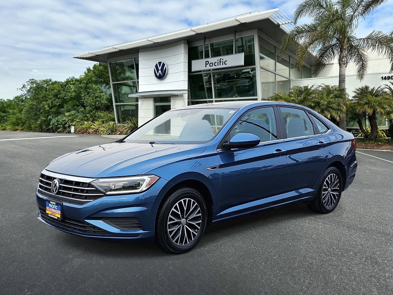 Used 2019 Volkswagen Jetta SEL image 1