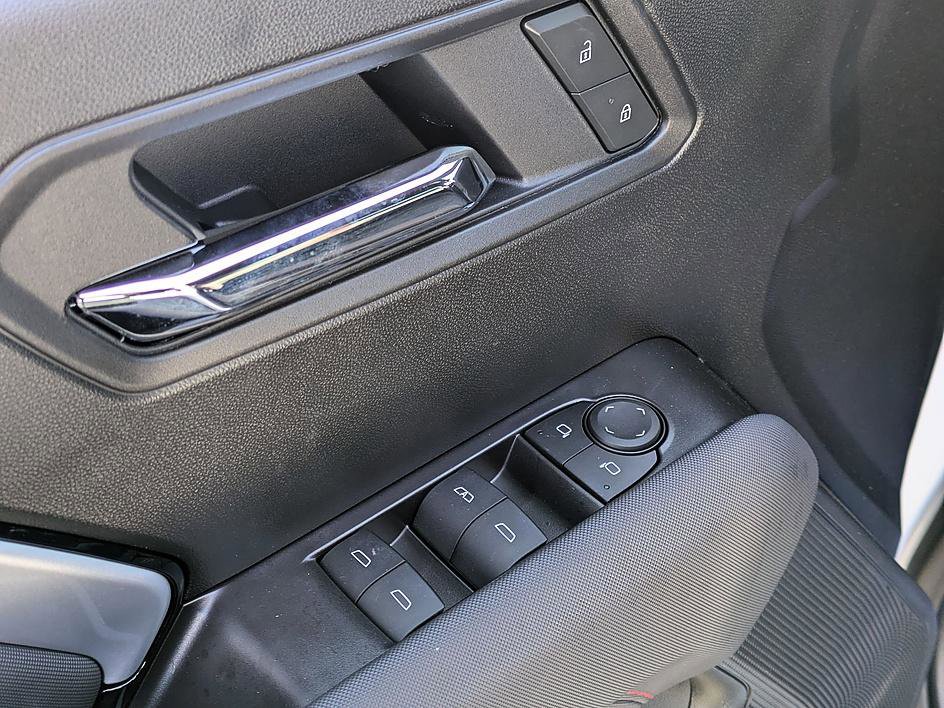 Used 2025 Chevrolet Colorado Z71 image 13