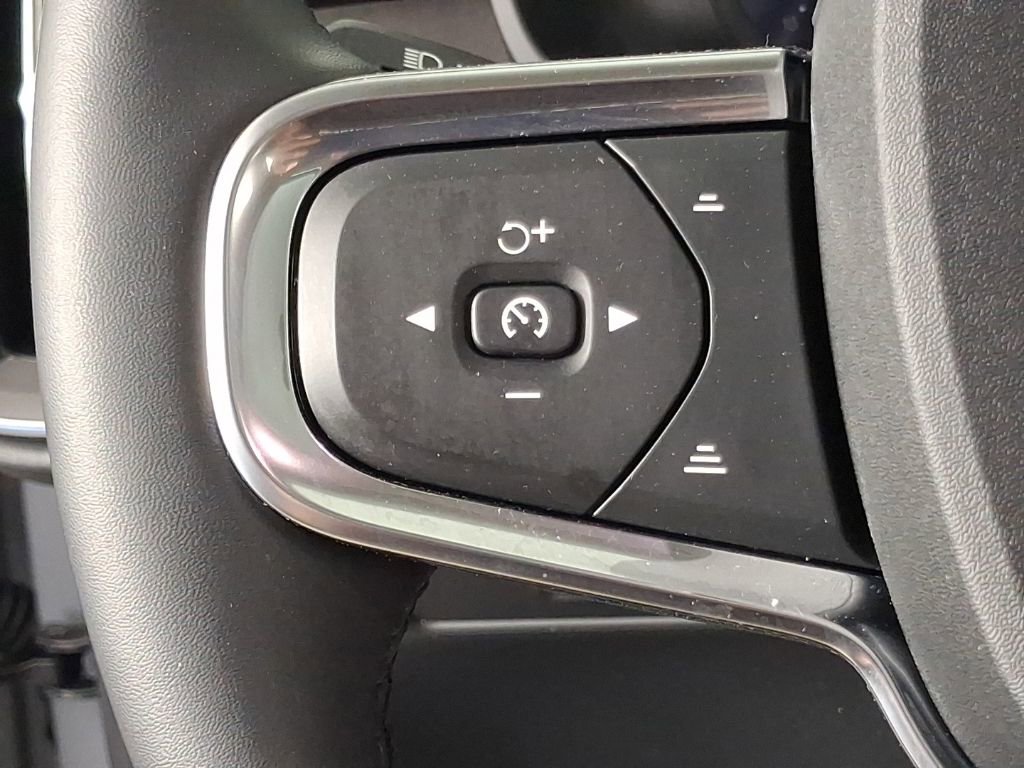 Certified 2024 Volvo XC40 B5 Ultimate w/ Protection Package Premier AWD/4WD image 34