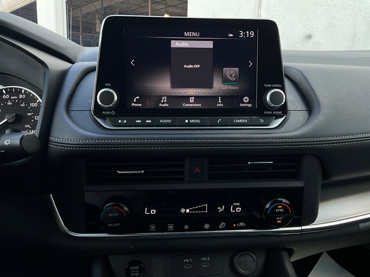 Used 2025 Nissan Rogue SV image 27