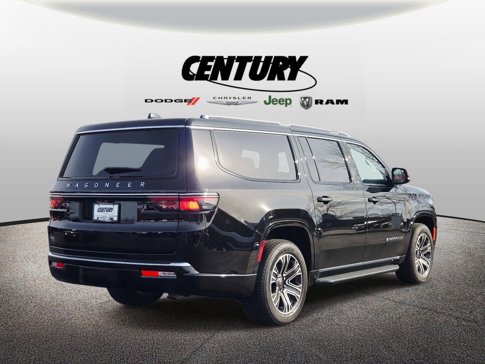 Used 2024 Jeep Wagoneer L 4WD w/ Premium Group I image 4