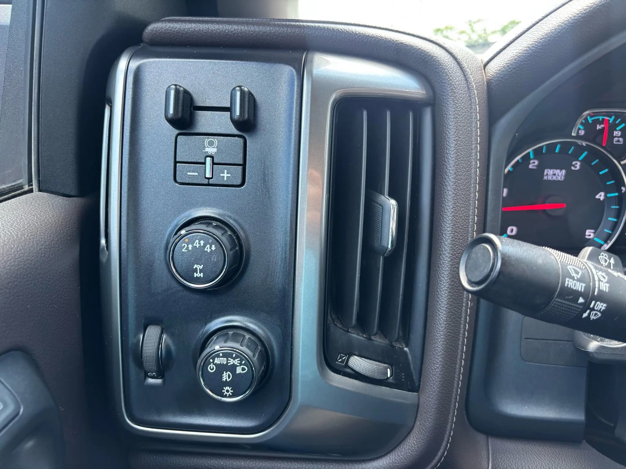 Used 2019 Chevrolet Silverado 3500 LTZ w/ Duramax Plus Package AWD/4WD image 15