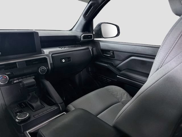 Certified 2026 Toyota Tacoma SR5 AWD/4WD image 23
