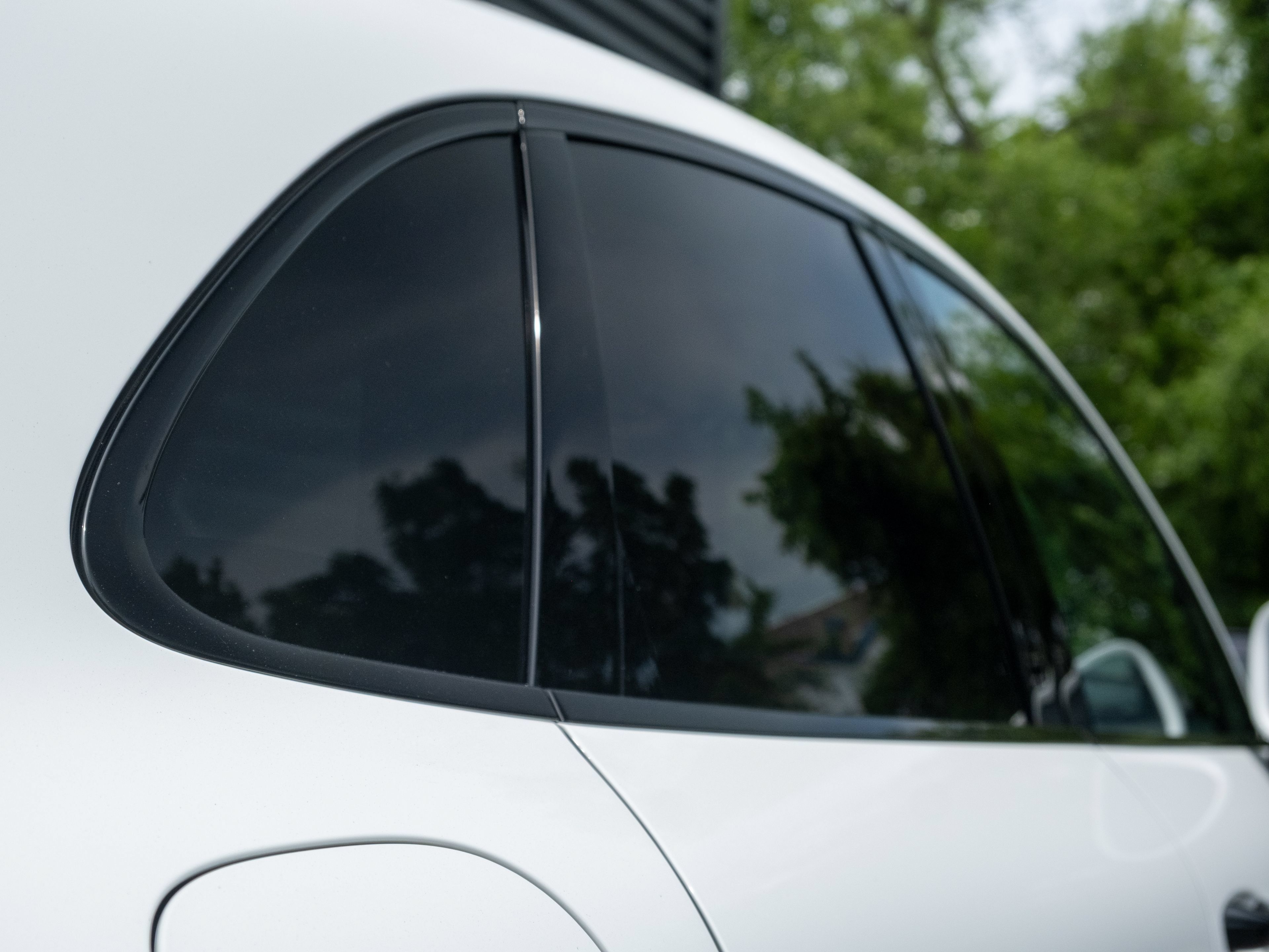 Certified 2021 Porsche Macan S AWD/4WD image 19