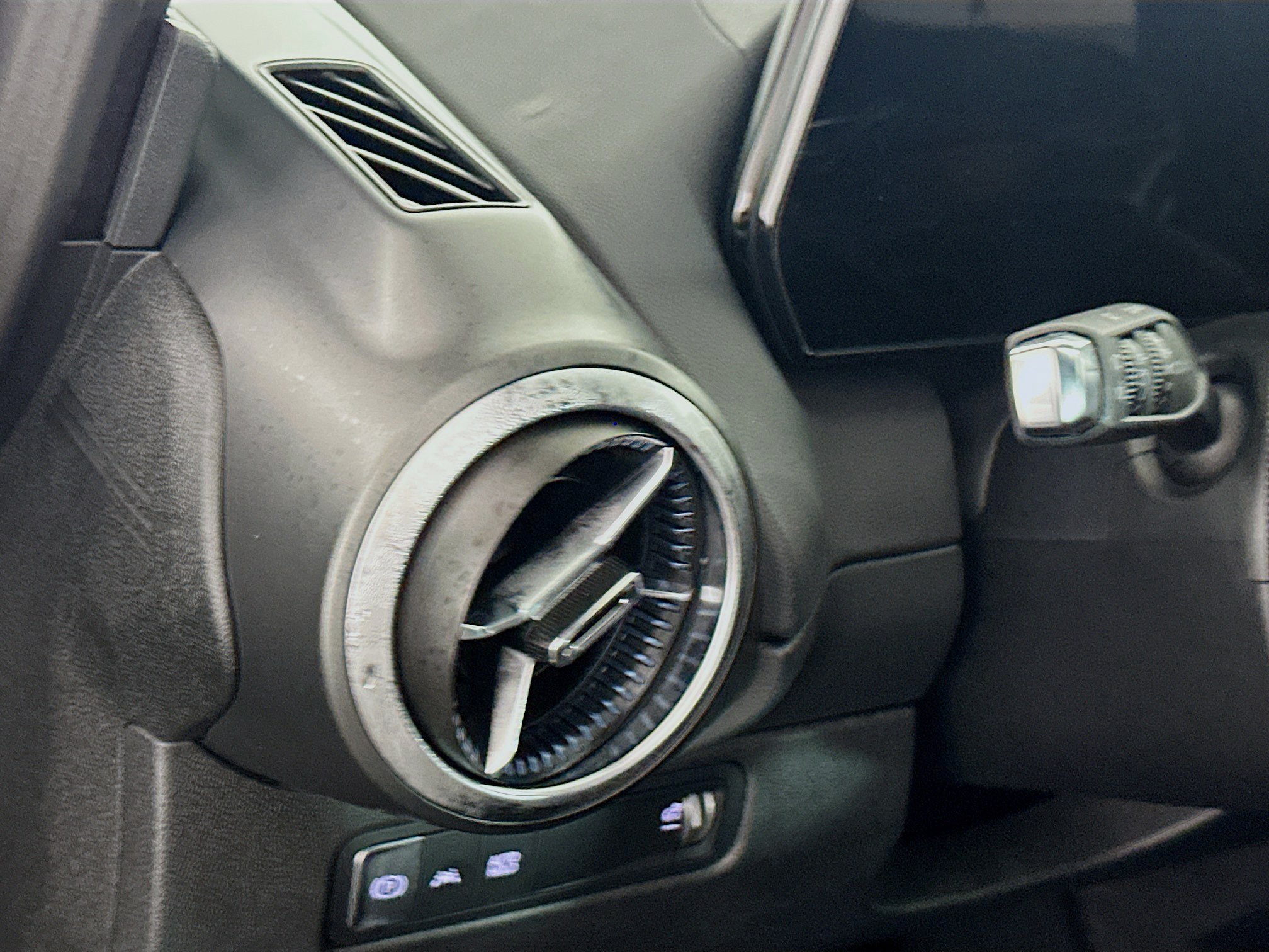 Used 2025 Chevrolet Equinox EV LT FWD image 17