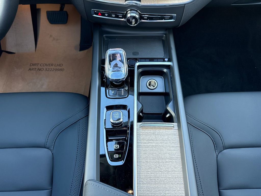 New 2026 Volvo XC60 B5 Plus image 14