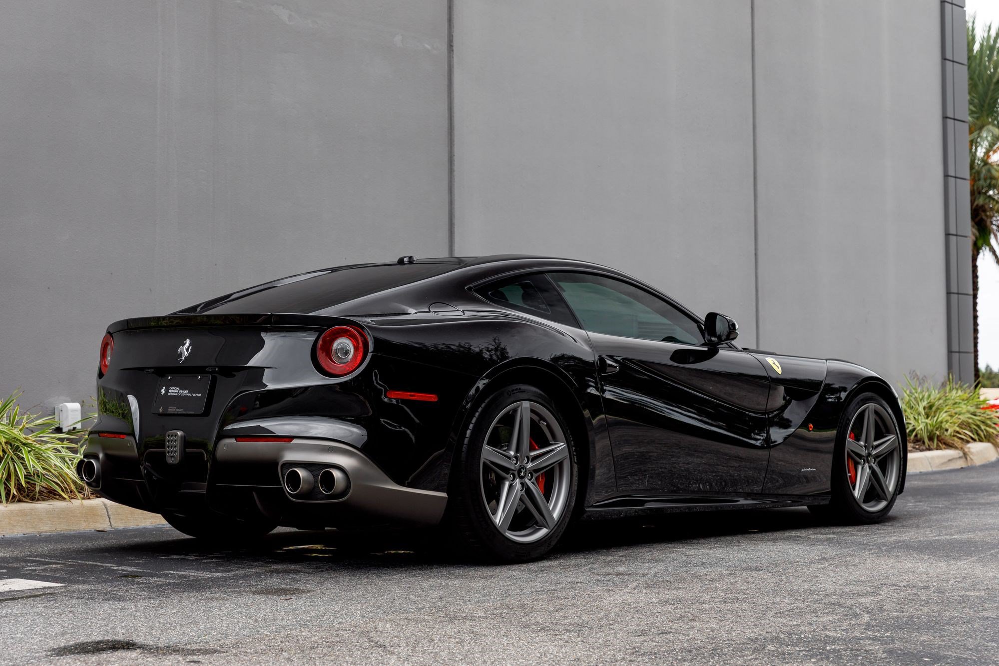 Used 2014 Ferrari F12 Berlinetta RWD image 18