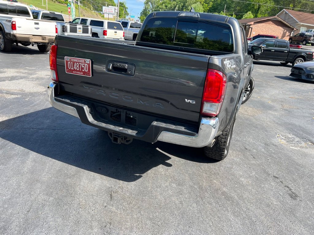 Used 2017 Toyota Tacoma TRD Off-Road image 75