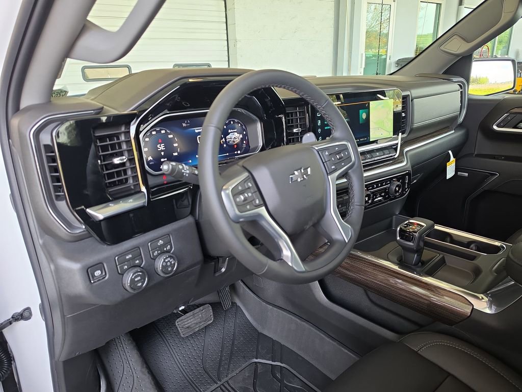 New 2026 Chevrolet Silverado 1500 RST w/ Redline Edition AWD/4WD image 11