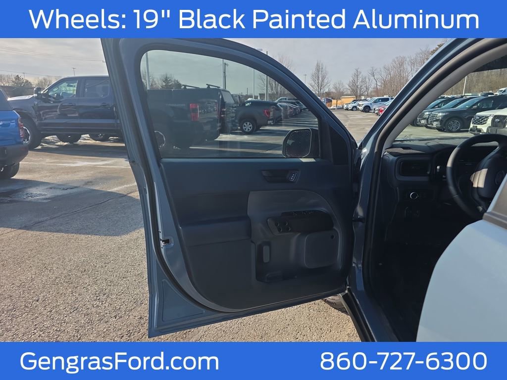 Certified 2025 Ford Maverick Lariat w/ Black Appearance Package image 19