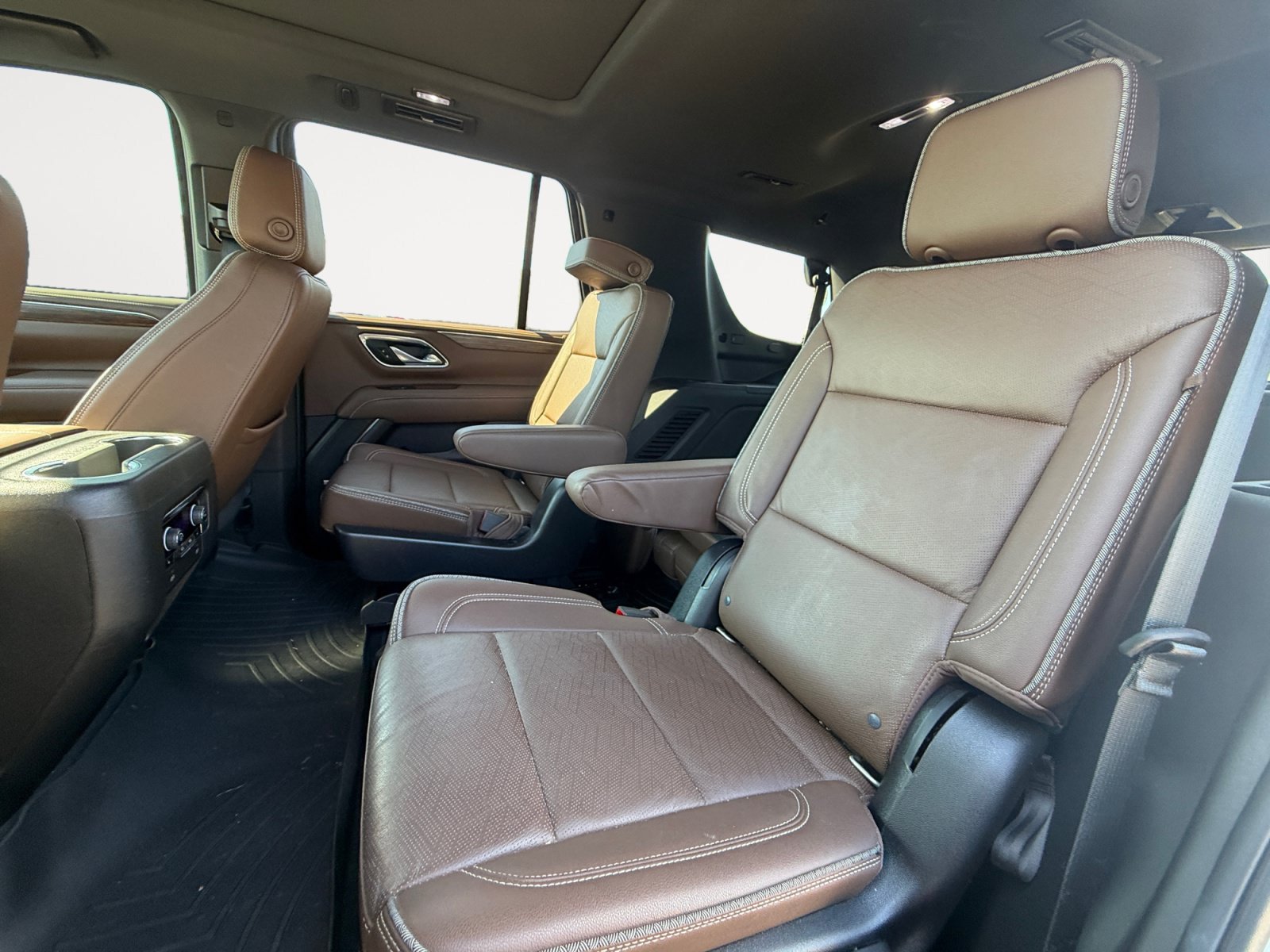 Certified 2021 Chevrolet Tahoe High Country w/ Premium Package AWD/4WD image 13