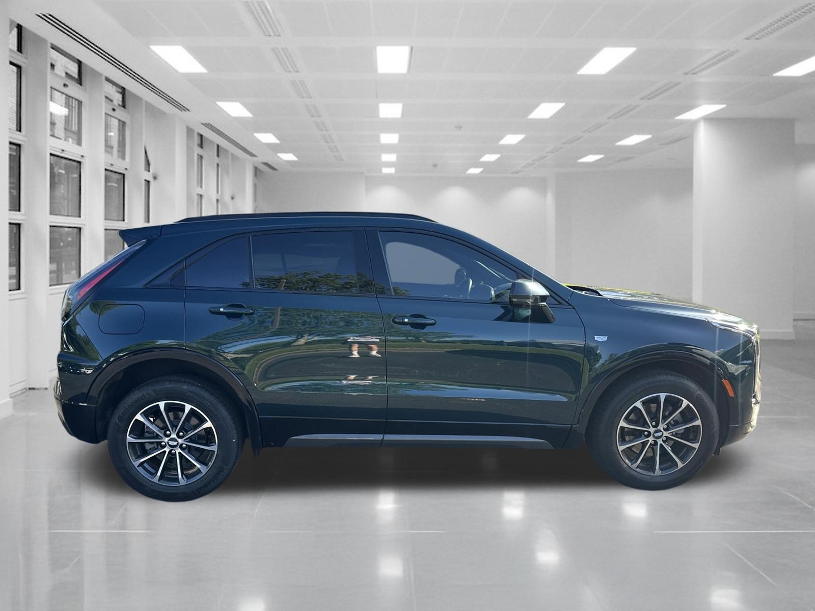 Used 2024 Cadillac XT4 Sport w/ Active Safety Package AWD/4WD image 4