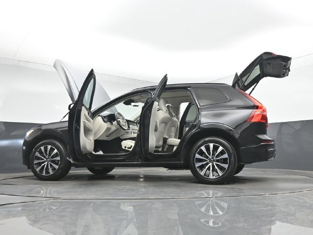 Used 2024 Volvo XC60 B5 Plus w/ Protection Package Premier AWD/4WD image 50