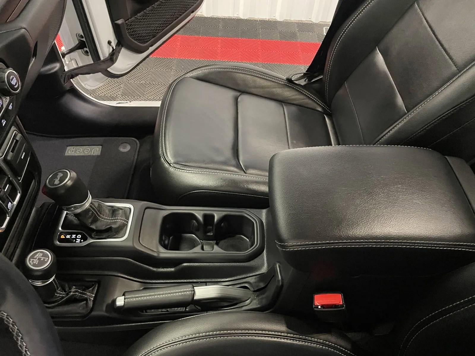 Used 2021 Jeep Wrangler Unlimited Sahara w/ Cold Weather Group image 38