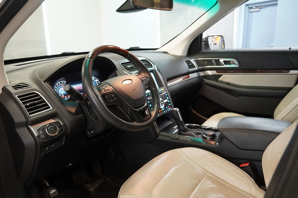 Used 2017 Ford Explorer Platinum image 7