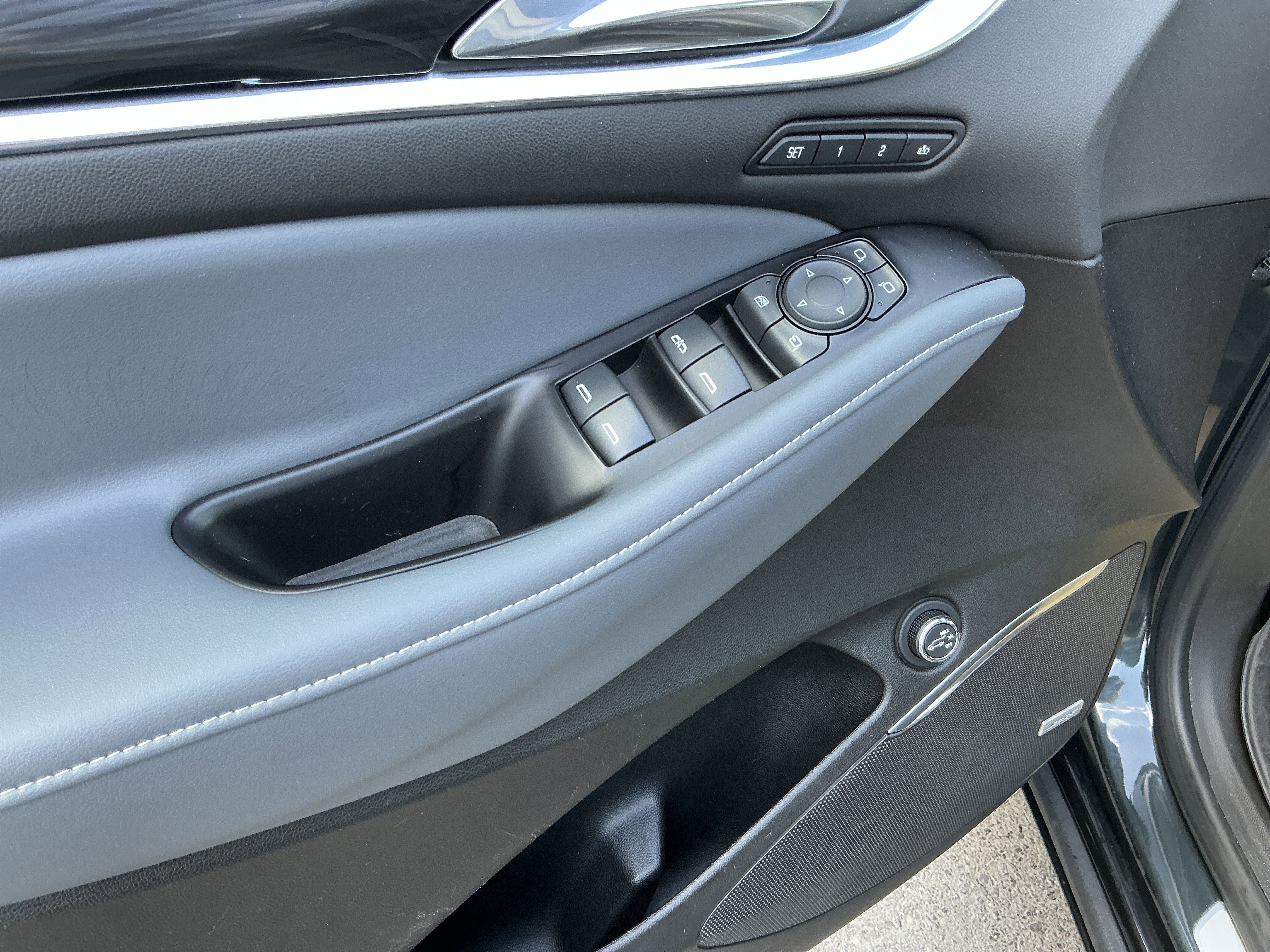 Used 2018 Buick Enclave Premium w/ Experience Buick Package image 13