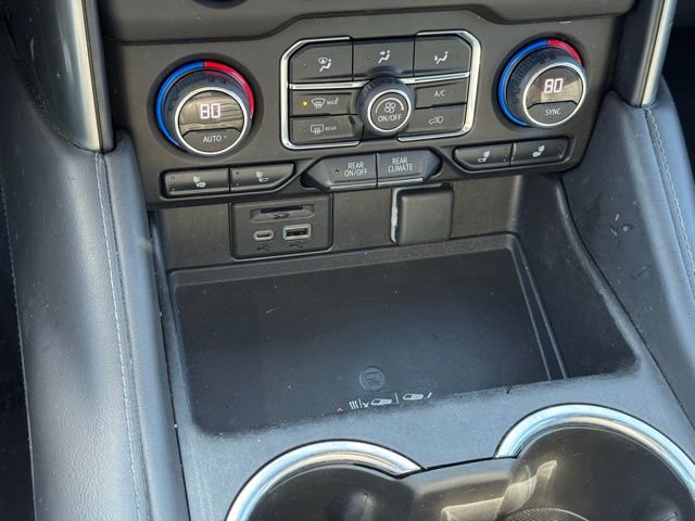 Used 2021 Chevrolet Tahoe Z71 w/ Luxury Package AWD/4WD image 16