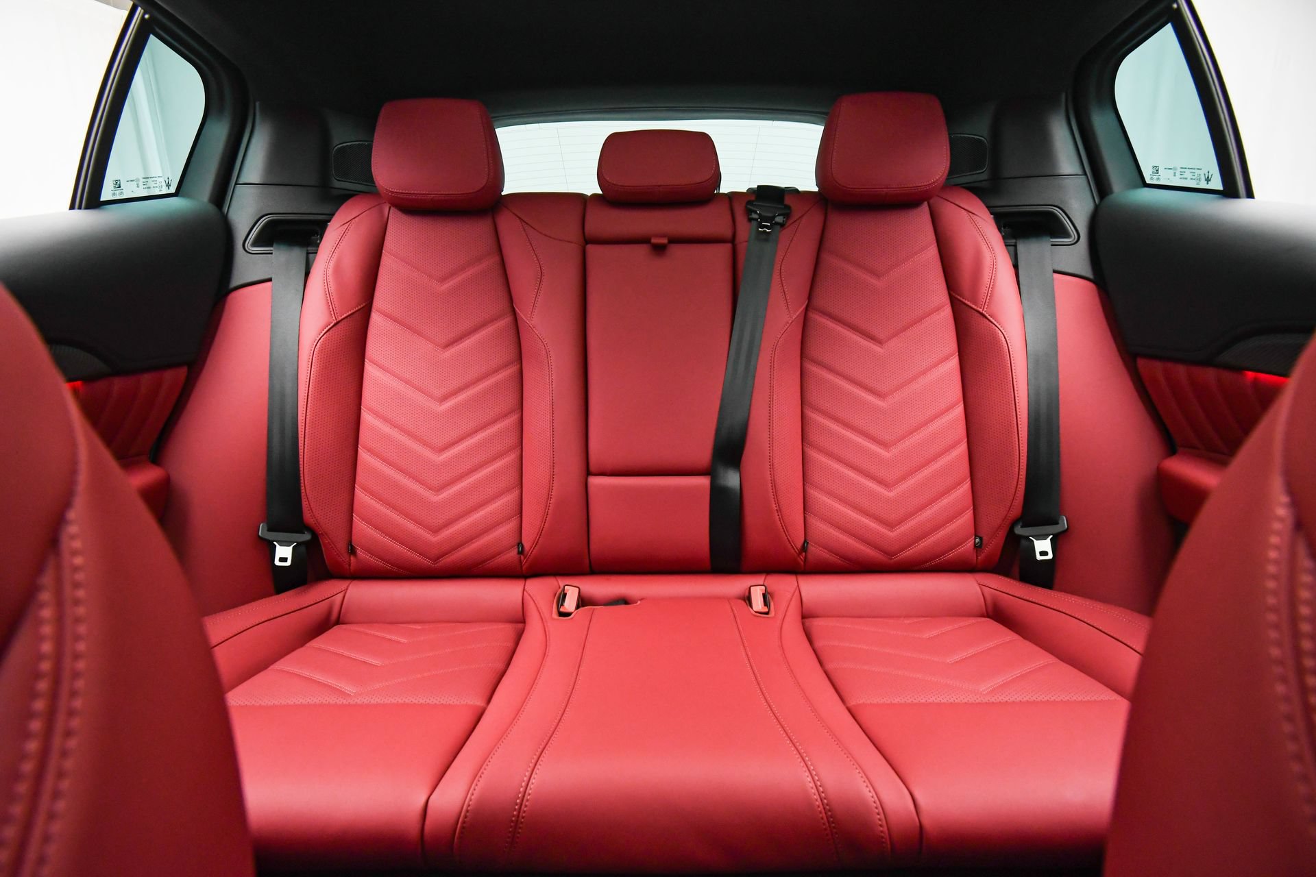 Used 2025 Maserati Grecale Modena AWD/4WD image 17