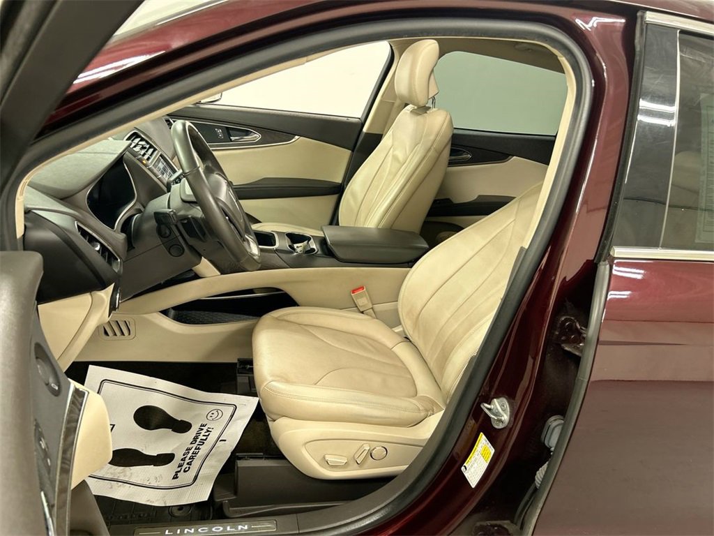 Used 2019 Lincoln Nautilus Reserve image 9