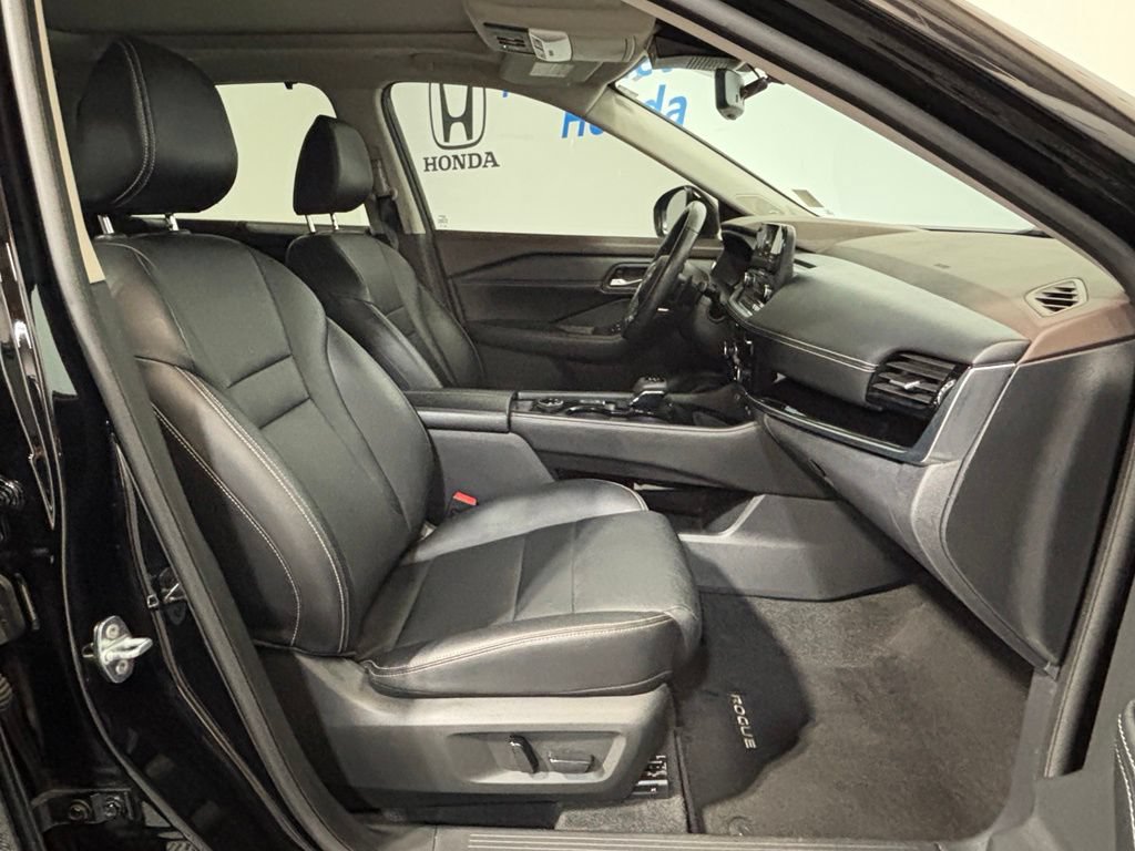 Used 2023 Nissan Rogue SL w/ SL Premium Package AWD/4WD image 32