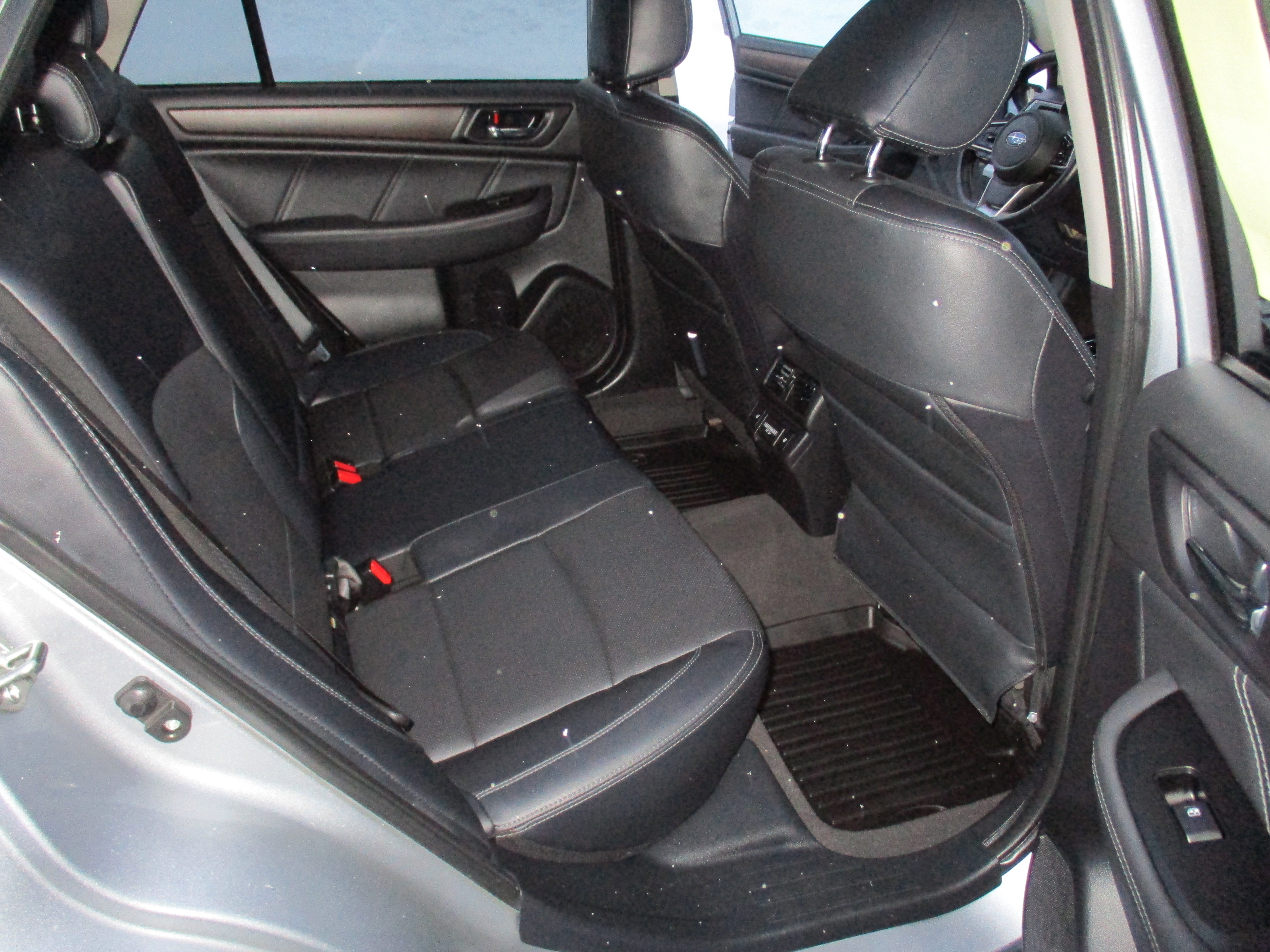 Used 2018 Subaru Outback 2.5i Limited image 14