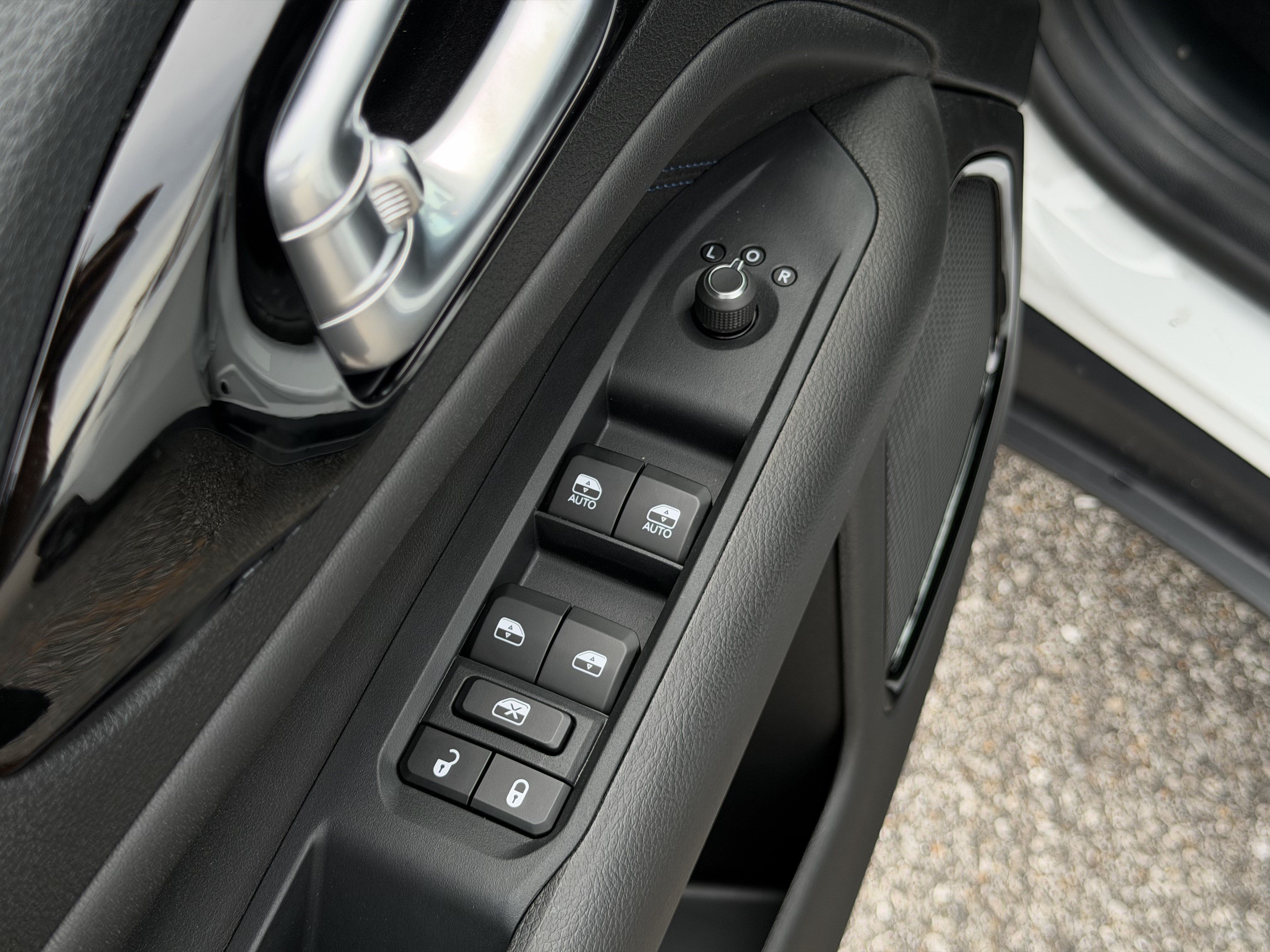 New 2026 Jeep Compass Latitude AWD/4WD image 15