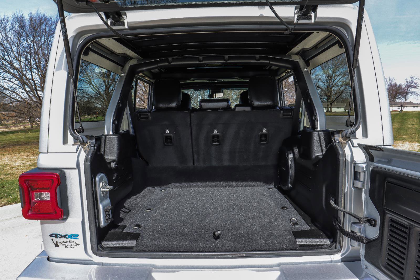 Used 2022 Jeep Wrangler Unlimited Sahara image 25