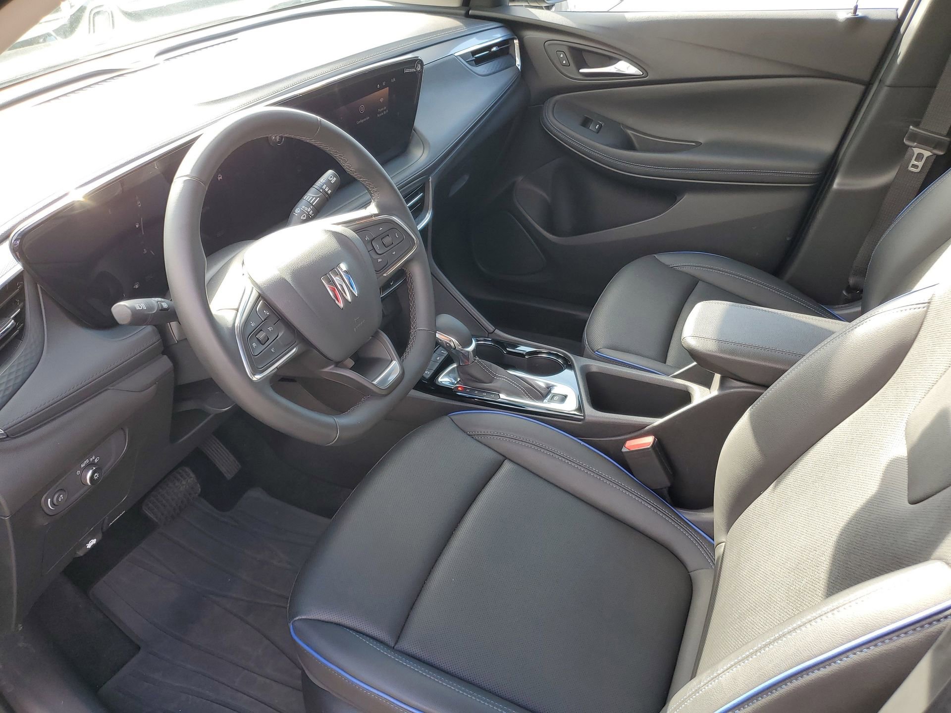 Used 2025 Buick Encore GX Sport Touring image 19